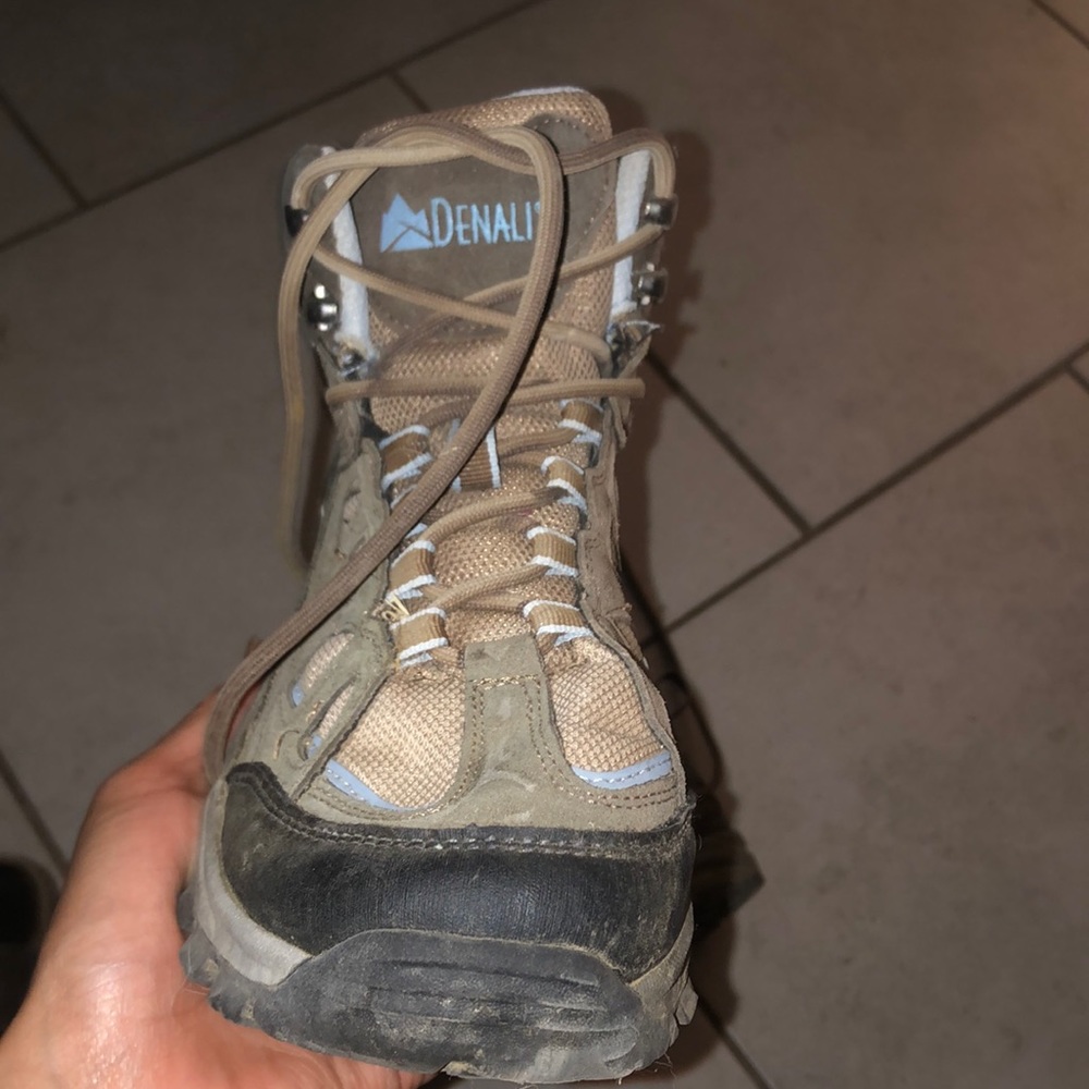 Woman Denali hiking boots